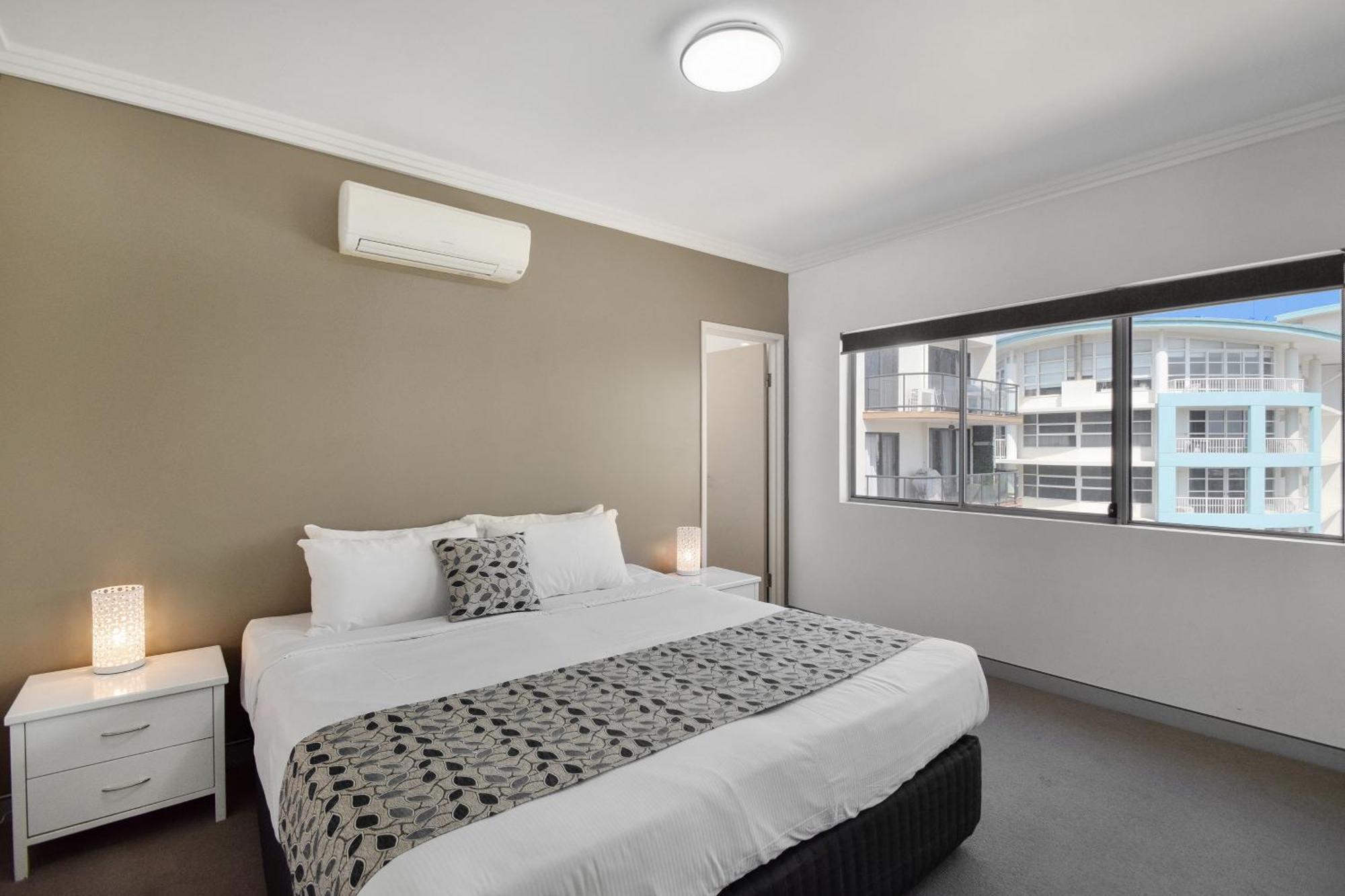 Redvue Holiday Apartments Redcliffe Exterior photo
